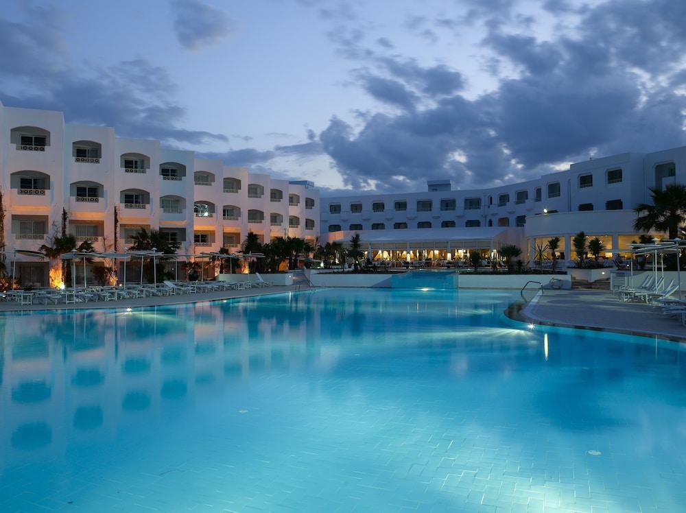 ธาลัซซ่า มาเดีย Hotel มาห์เดีย ภายนอก รูปภาพ
